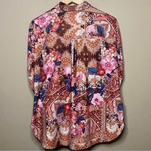 Chico’s No-Iron Tapestry Blouse Women Size 12 Pink Blue Floral Paisley Office - Picture 4 of 8